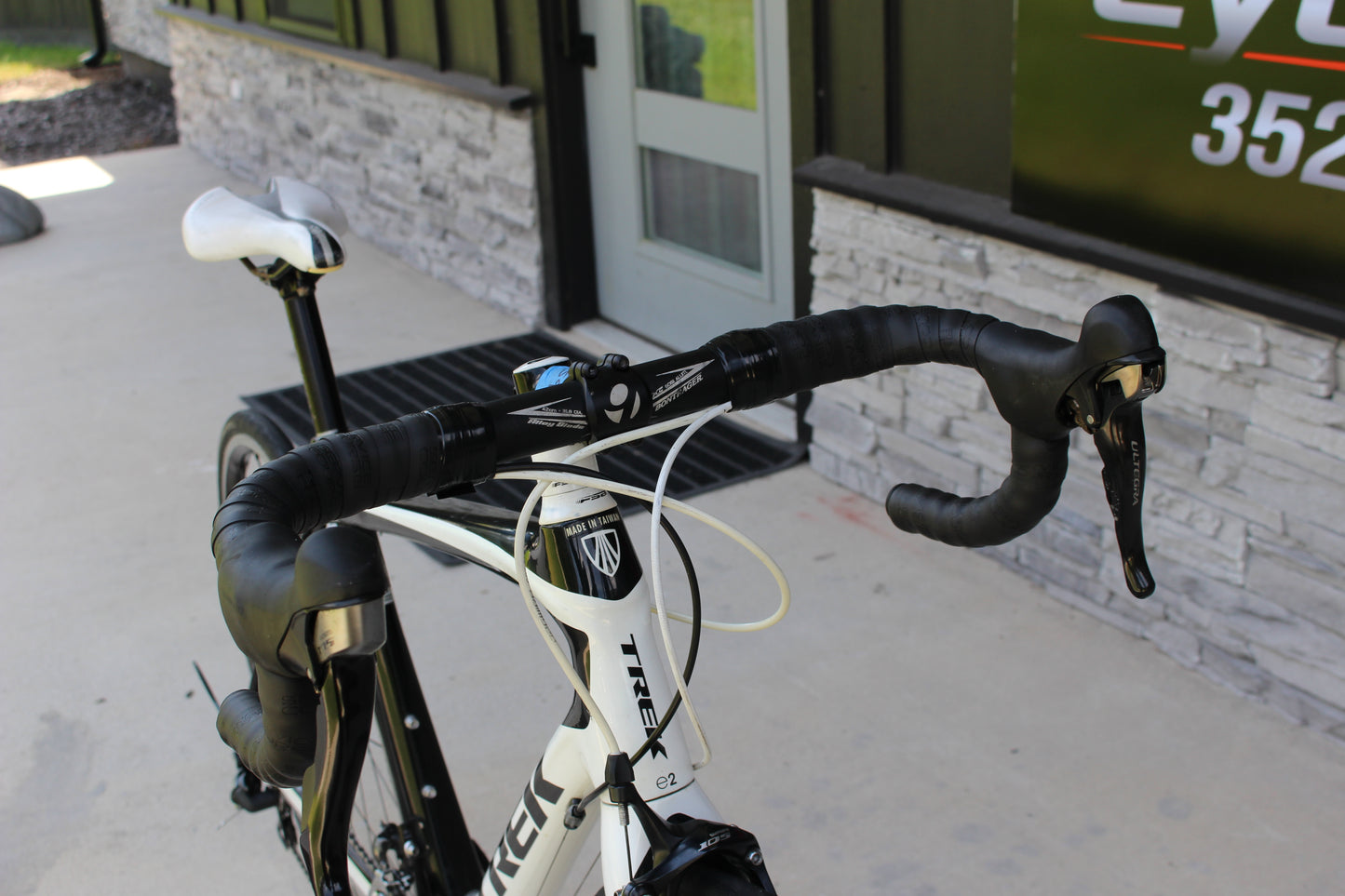 2013 Trek Domane 4.5- Full Carbon/Ultegra- 17lbs