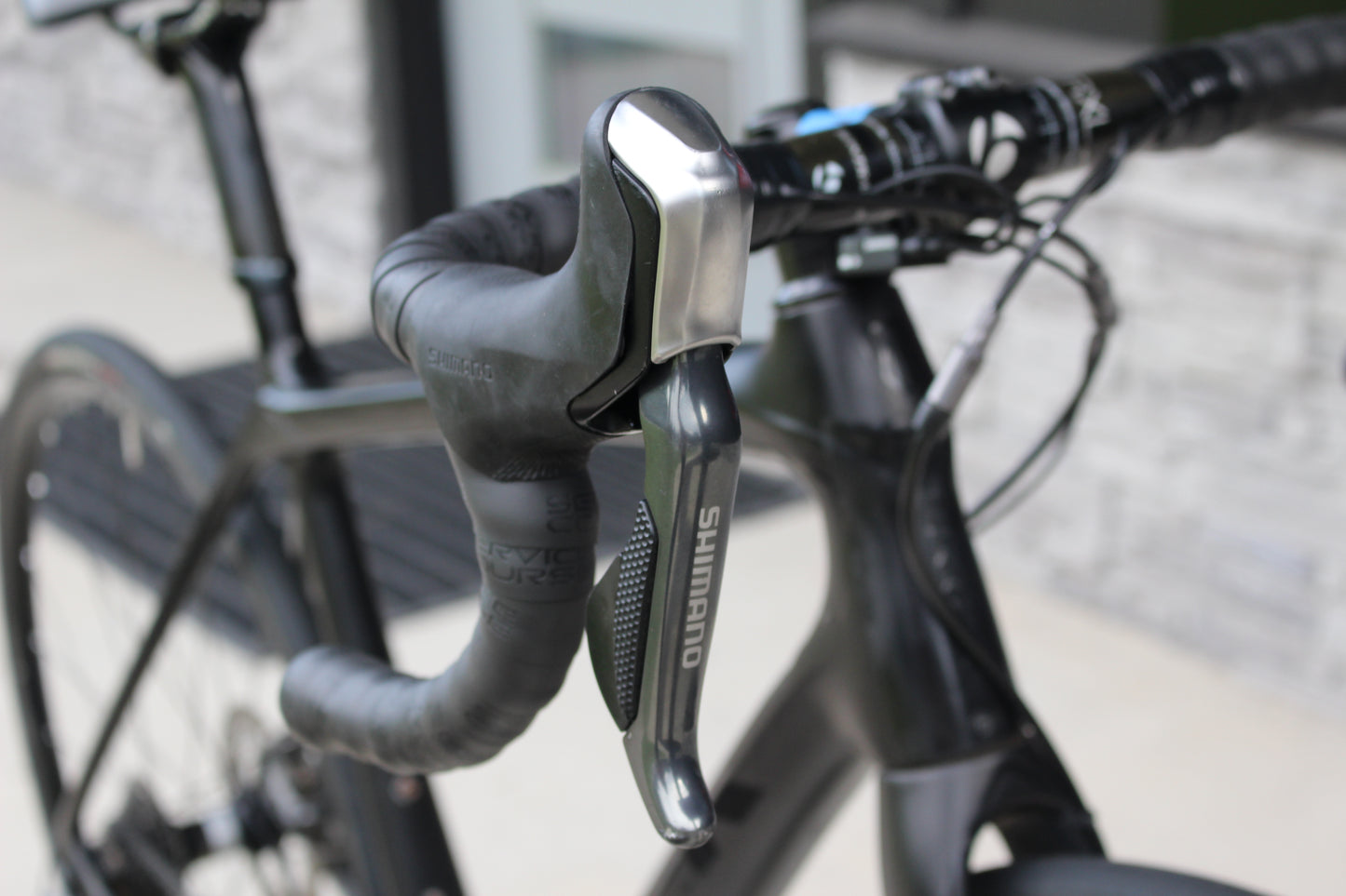 2015 Trek Domane 6.9 Disc- Dura-Ace Di2- 17lbs