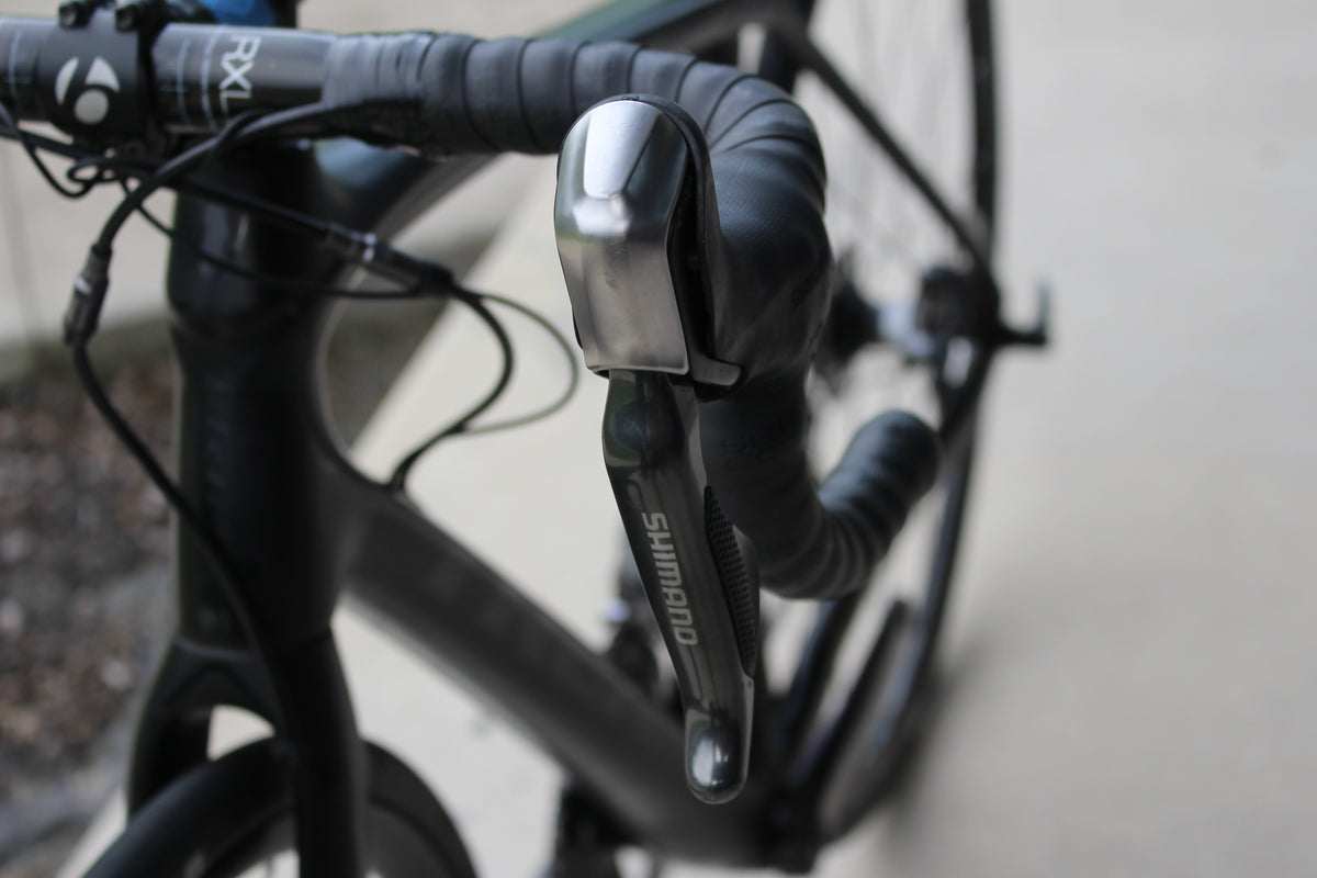 2015 Trek Domane 6.9 Disc- Dura-Ace Di2- 17lbs