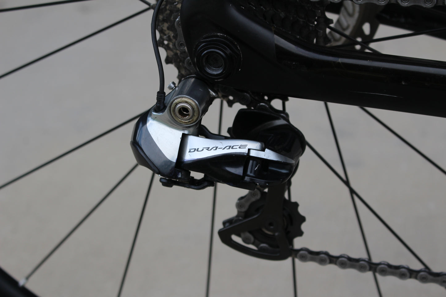2015 Trek Domane 6.9 Disc- Dura-Ace Di2- 17lbs