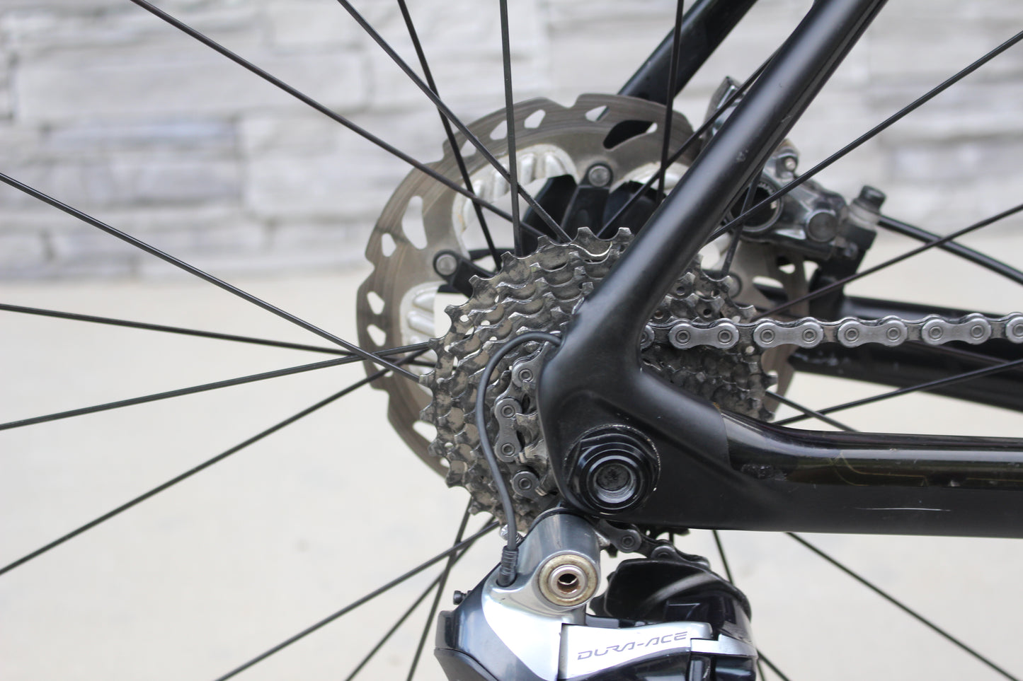2015 Trek Domane 6.9 Disc- Dura-Ace Di2- 17lbs