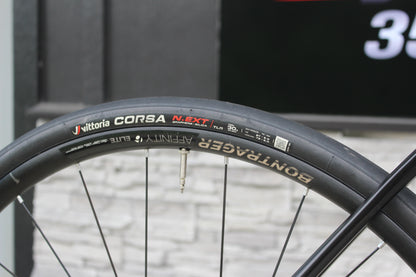 2015 Trek Domane 6.9 Disc- Dura-Ace Di2- 17lbs