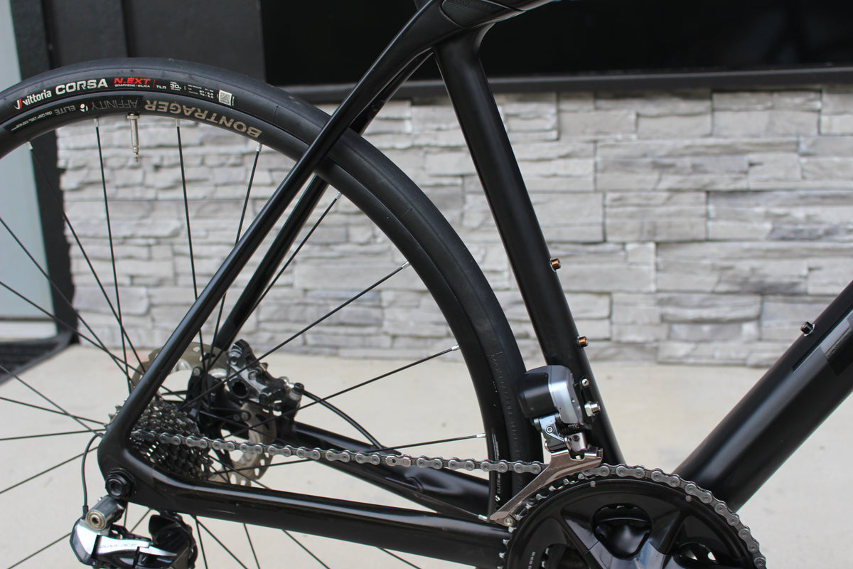 2015 Trek Domane 6.9 Disc- Dura-Ace Di2- 17lbs