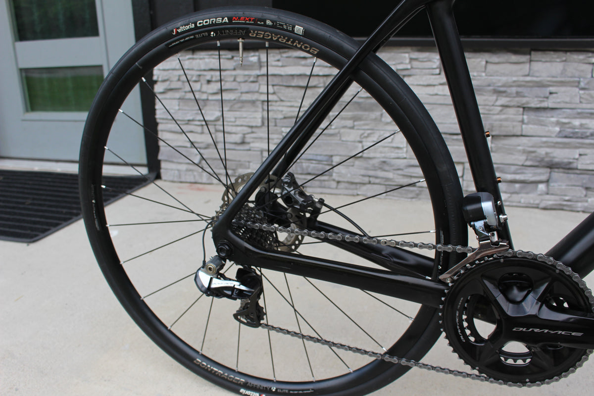 2015 Trek Domane 6.9 Disc- Dura-Ace Di2- 17lbs