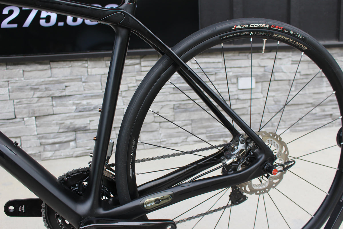 2015 Trek Domane 6.9 Disc- Dura-Ace Di2- 17lbs