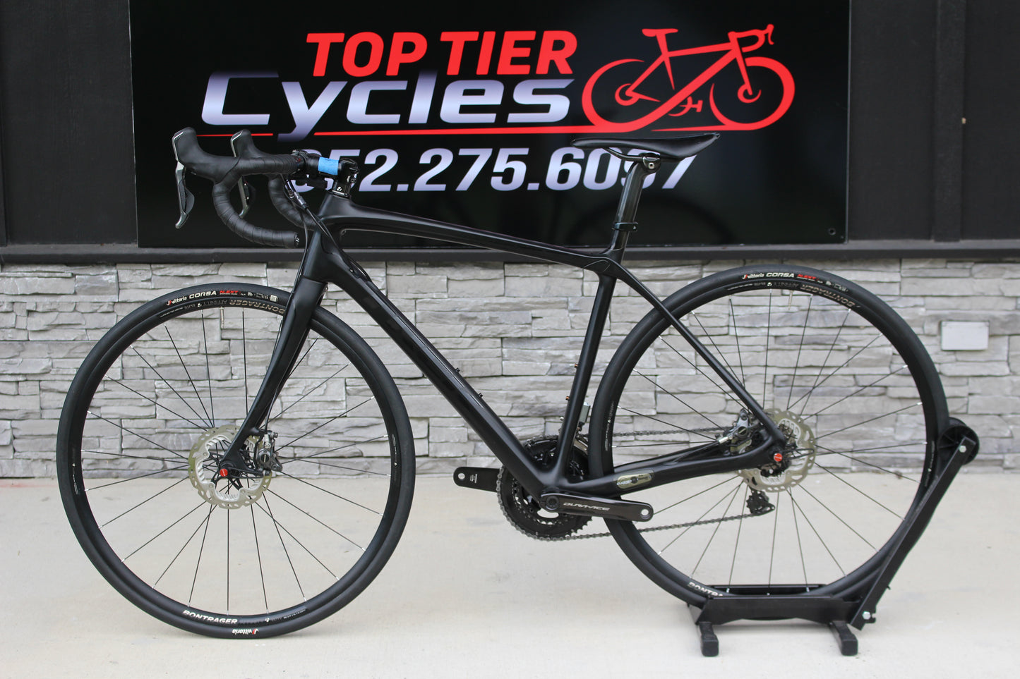 2015 Trek Domane 6.9 Disc- Dura-Ace Di2- 17lbs