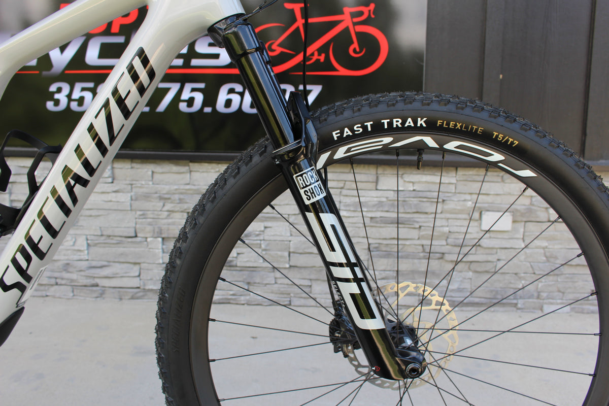 2026 Specialized Epic 8 Expert Di2 - 24lbs- NEW!