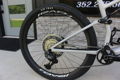 2026 Specialized Epic 8 Expert Di2 - 24lbs- NEW!
