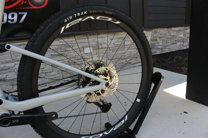 2026 Specialized Epic 8 Expert Di2 - 24lbs- NEW!