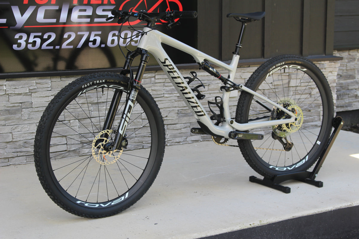 2026 Specialized Epic 8 Expert Di2 - 24lbs- NEW!