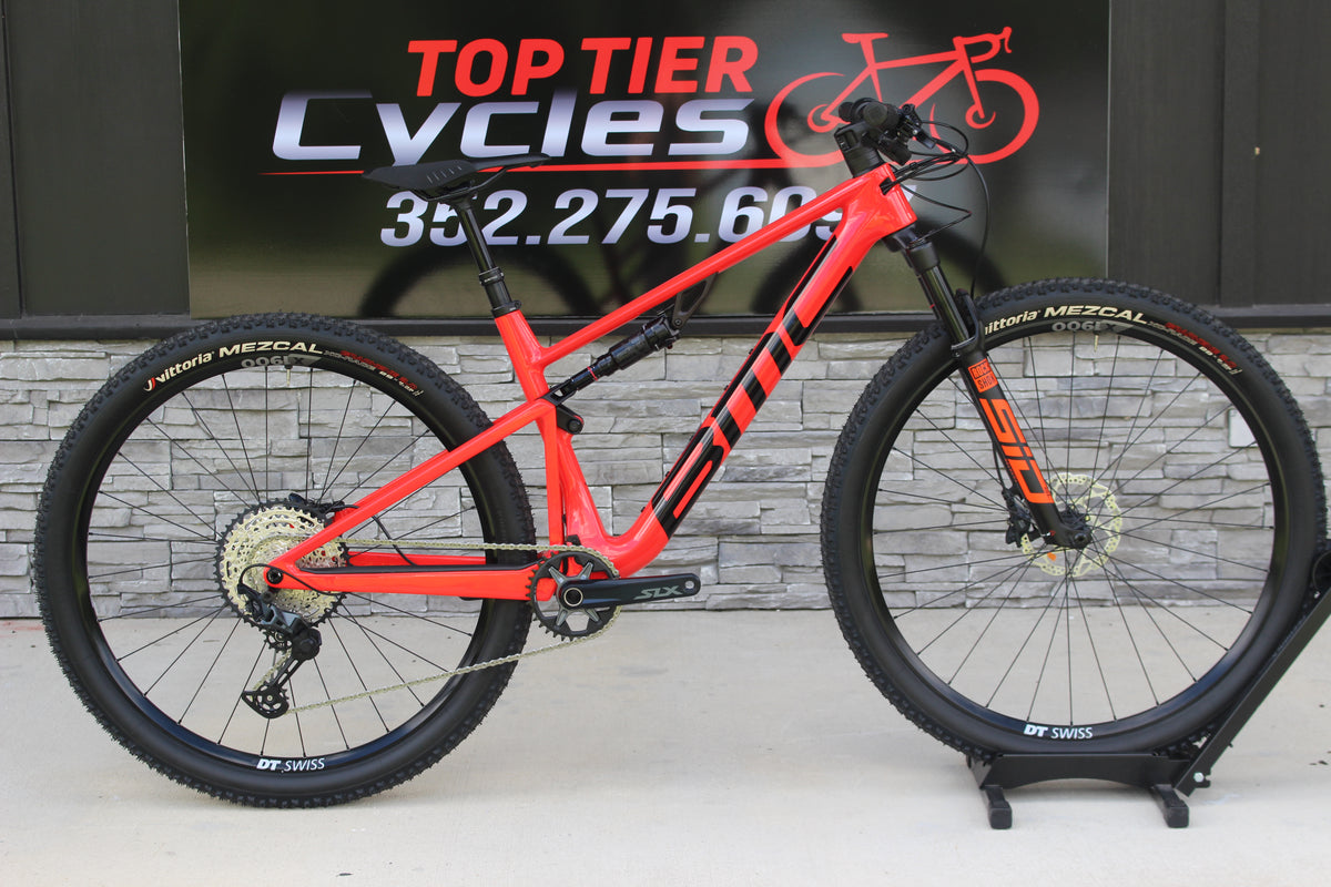 2026 BMC Fourstroke 01 Three- 25lbs- Carbon