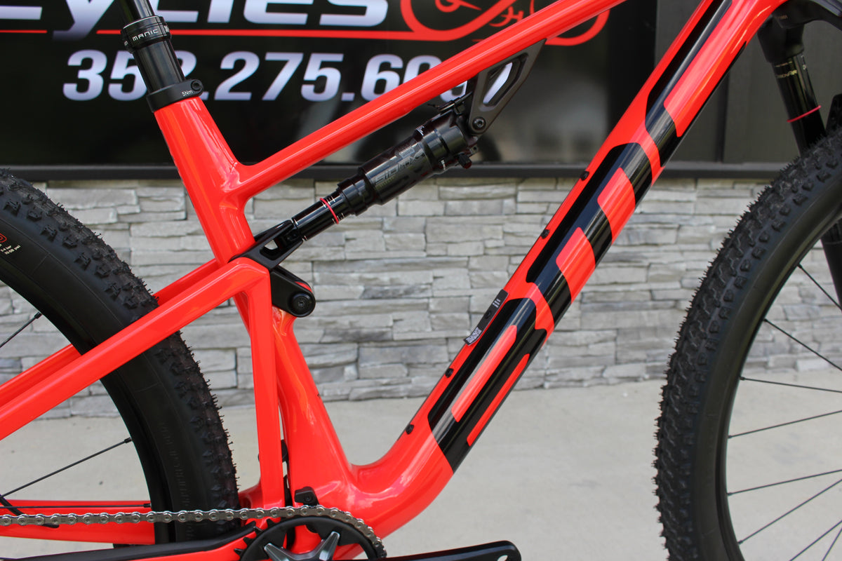 2026 BMC Fourstroke 01 Three- 25lbs- Carbon