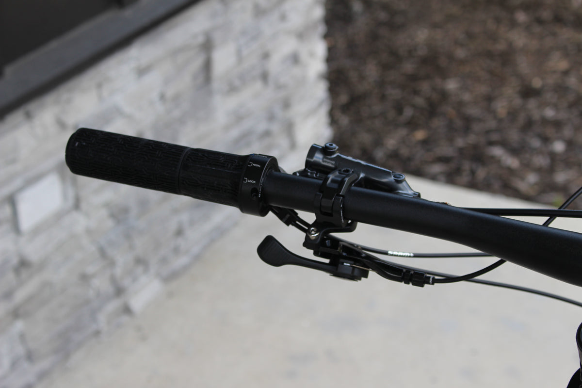 2026 Specialized Epic 8 Expert Di2 - 24lbs- NEW!