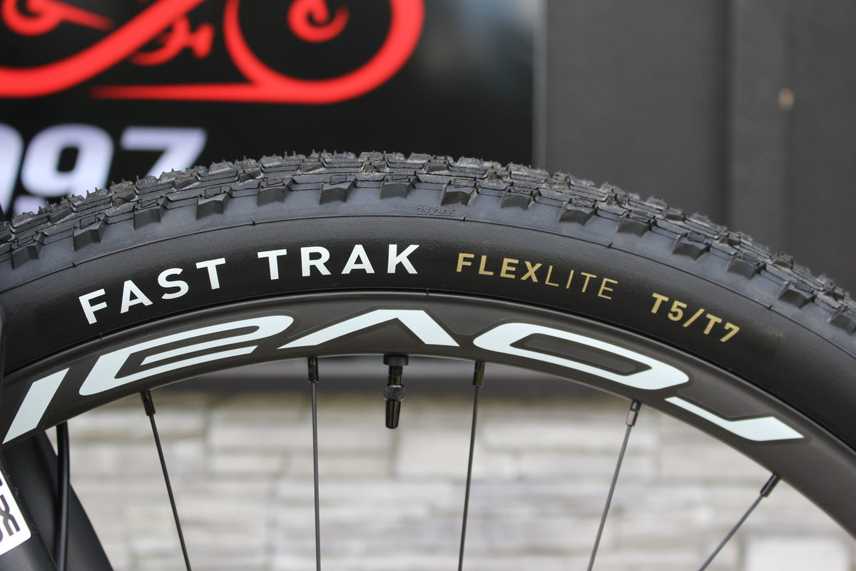 2026 Specialized Epic 8 Expert Di2 - 24lbs- NEW!