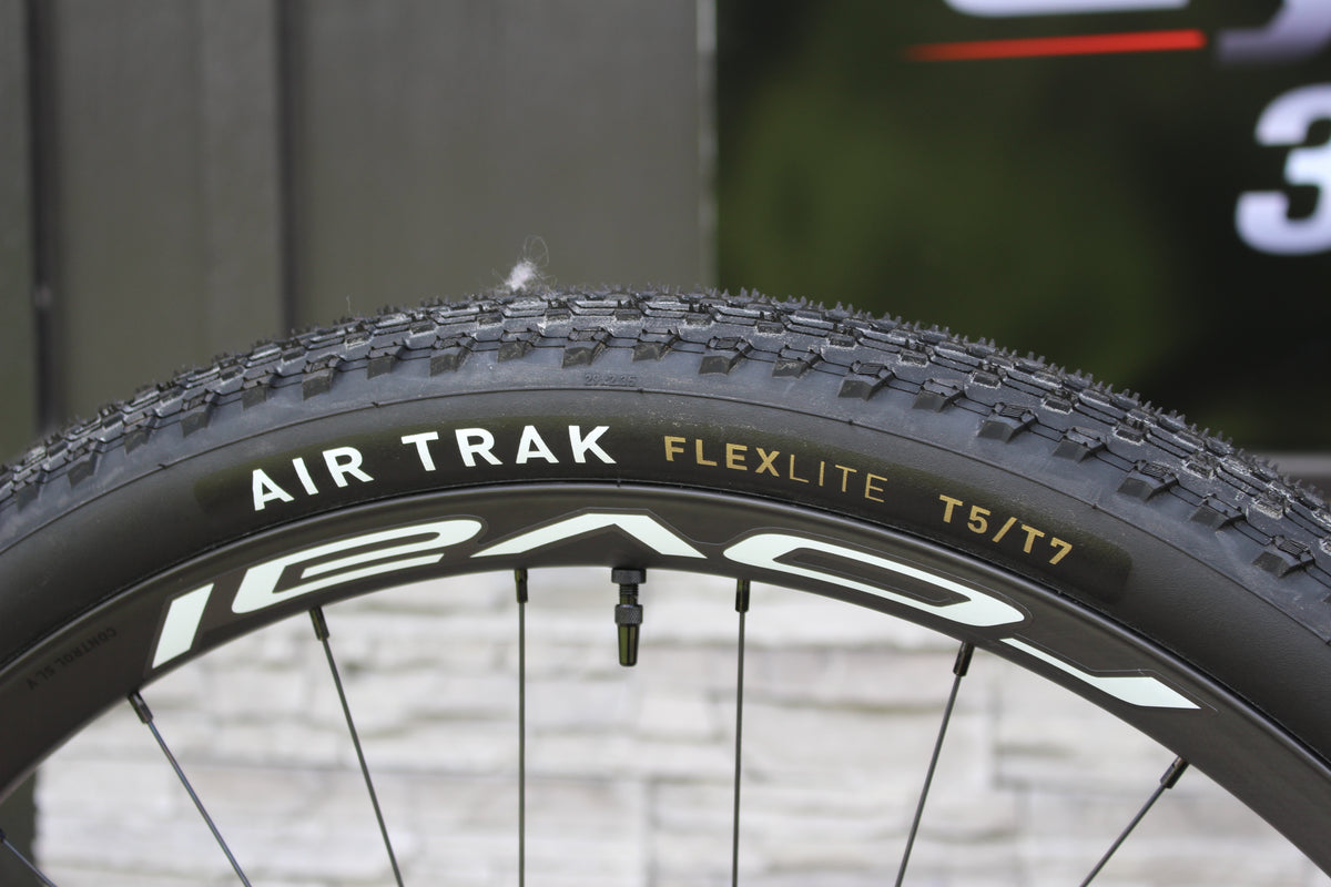 2026 Specialized Epic 8 Expert Di2 - 24lbs- NEW!
