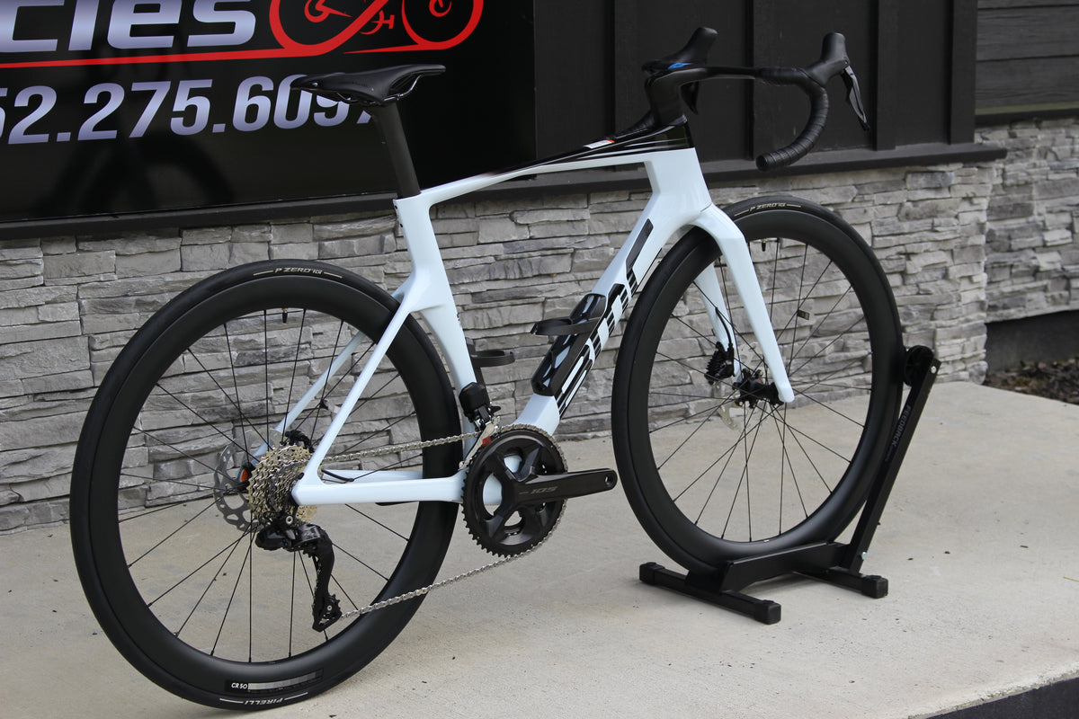 2026 BMC Teammachine R01 Aero- Di2- 17lbs- NEW!