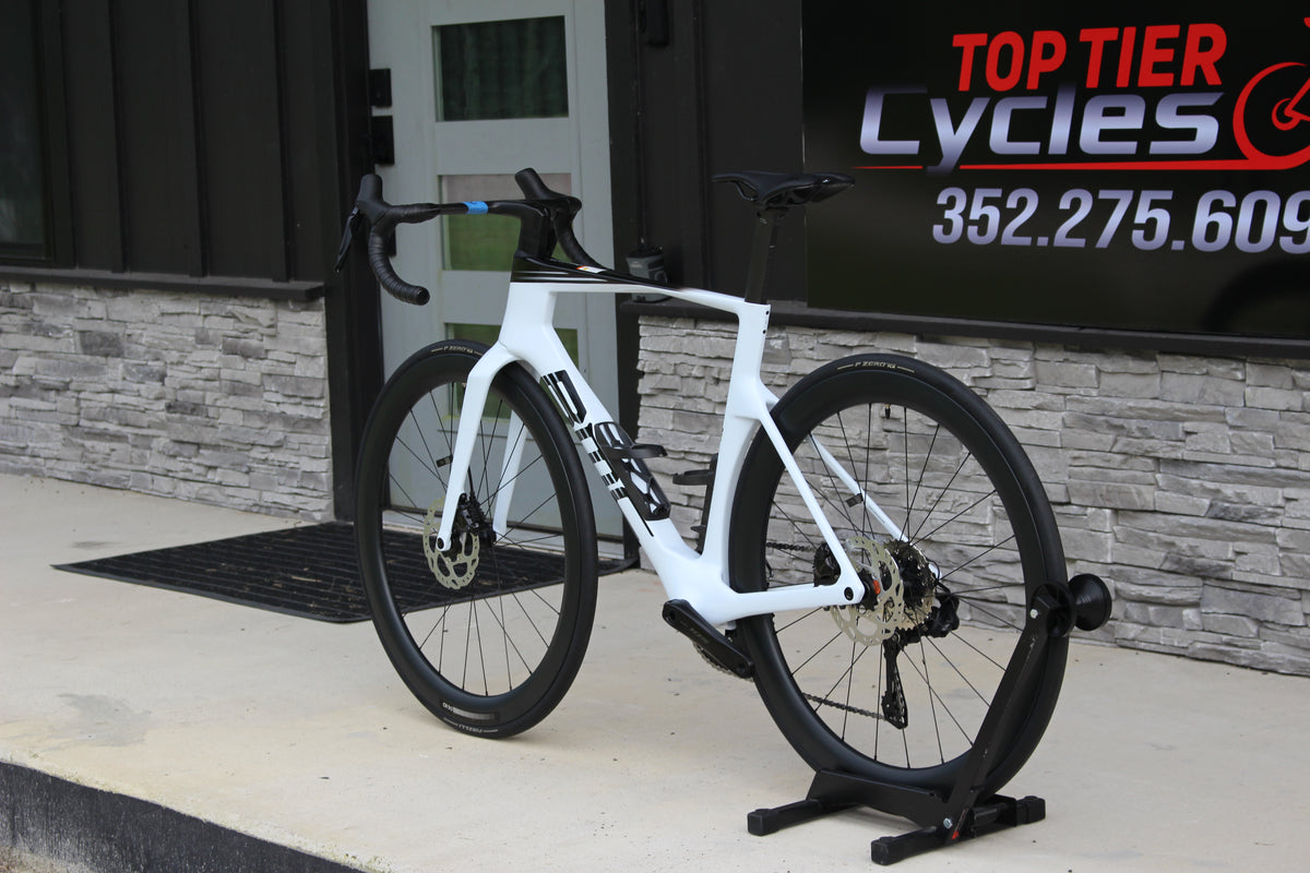 2026 BMC Teammachine R01 Aero- Di2- 17lbs- NEW!