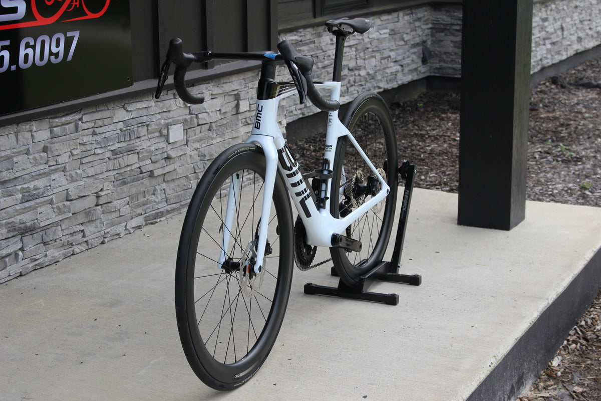 2026 BMC Teammachine R01 Aero- Di2- 17lbs- NEW!