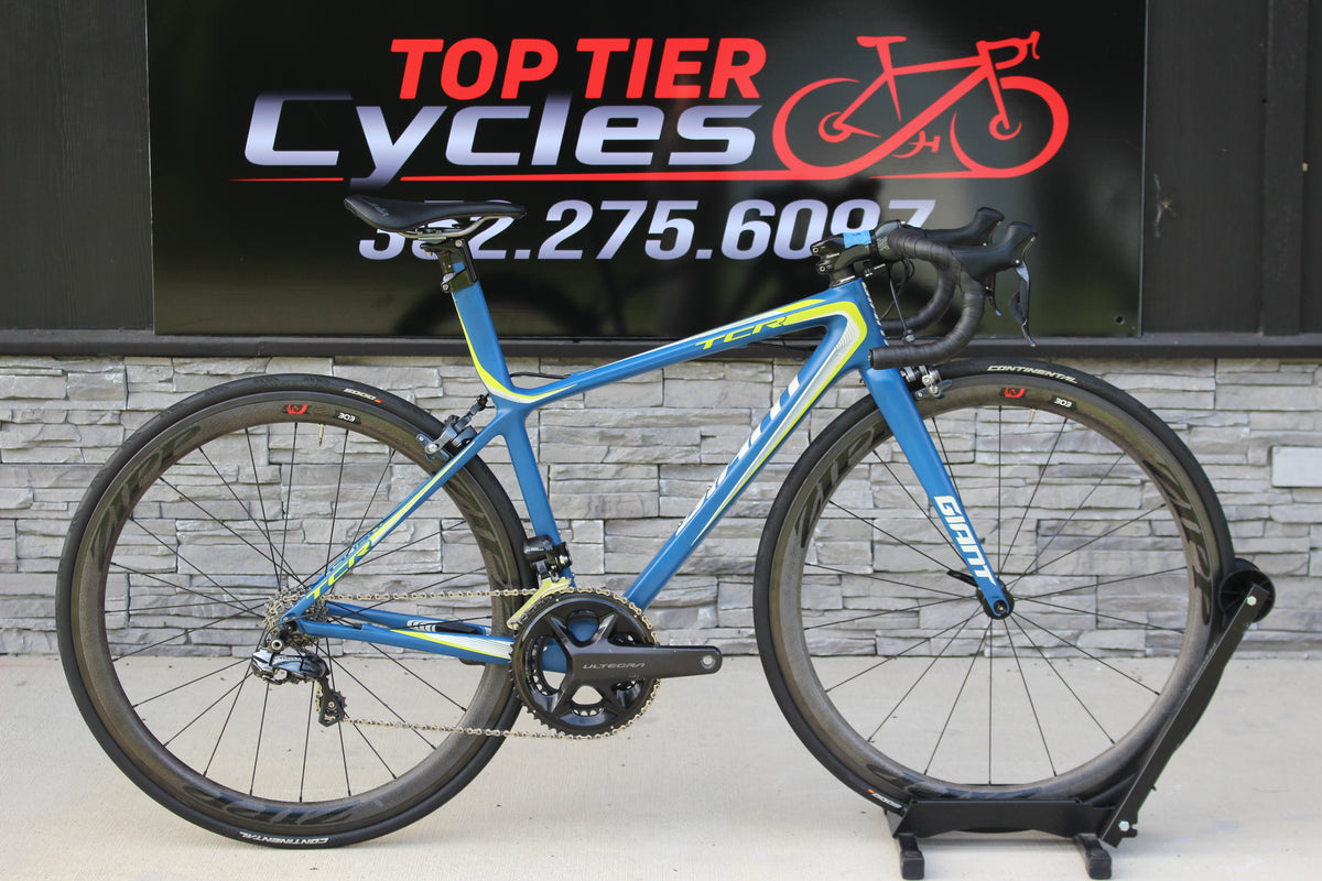 2017 Giant TCR Advanced SL Di2- 16lbs- ZIPP's!