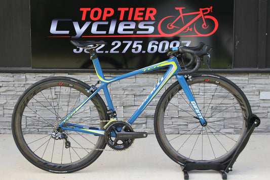 2017 Giant TCR Advanced SL Di2- 16lbs- ZIPP's!