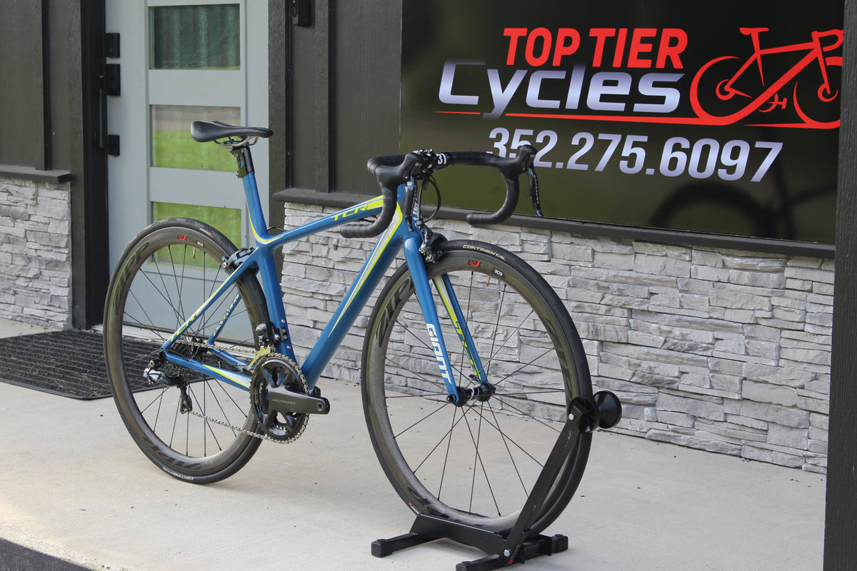 2017 Giant TCR Advanced SL Di2- 16lbs- ZIPP's!