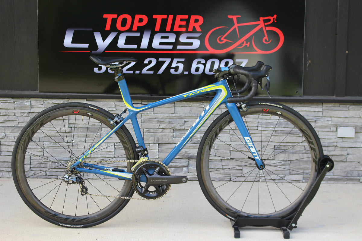 2017 Giant TCR Advanced SL Di2- 16lbs- ZIPP's!