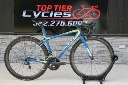 2017 Giant TCR Advanced SL Di2- 16lbs- ZIPP's!