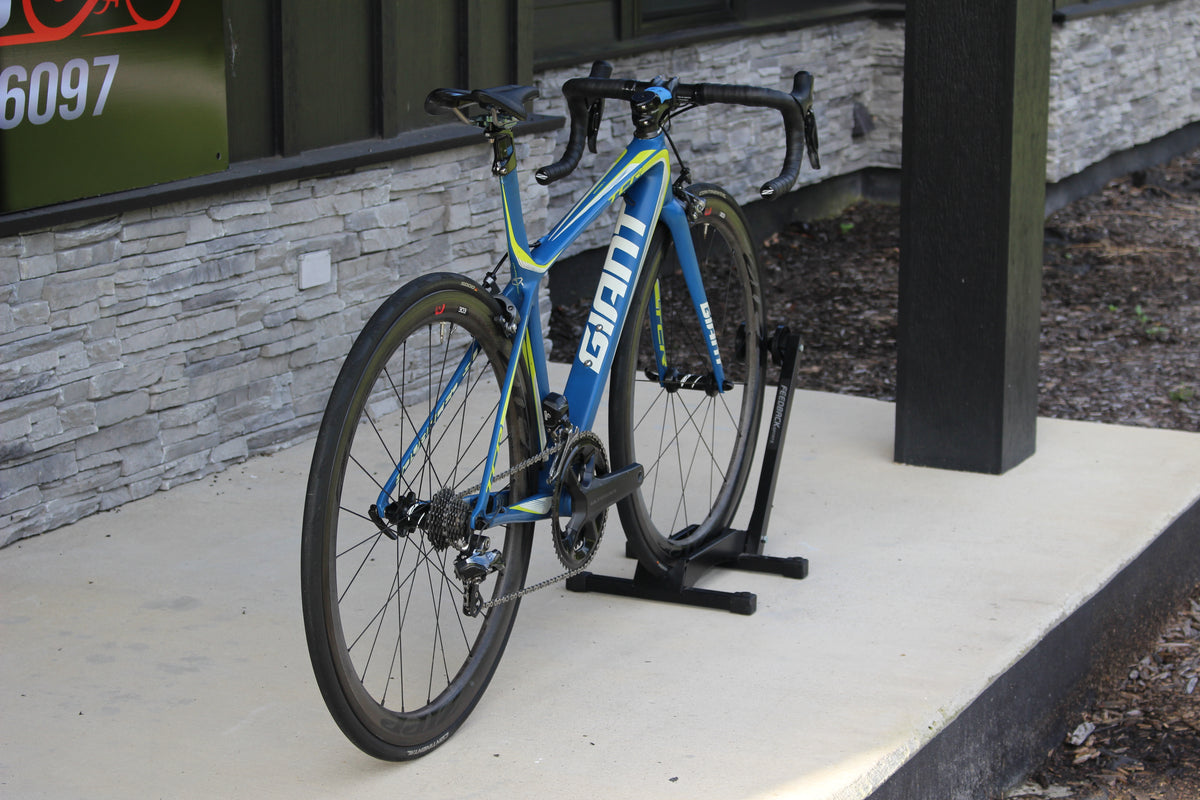 2017 Giant TCR Advanced SL Di2- 16lbs- ZIPP's!