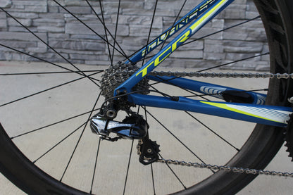 2017 Giant TCR Advanced SL Di2- 16lbs- ZIPP's!