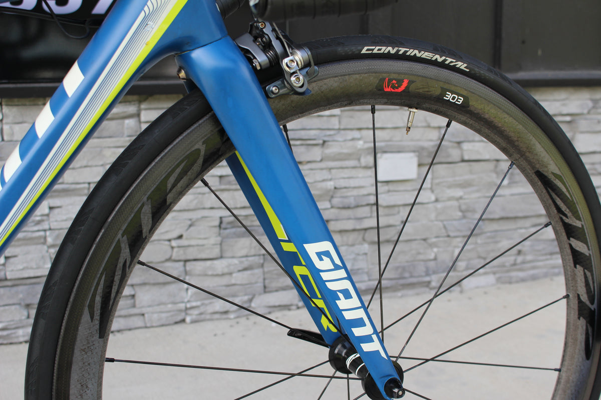 2017 Giant TCR Advanced SL Di2- 16lbs- ZIPP's!