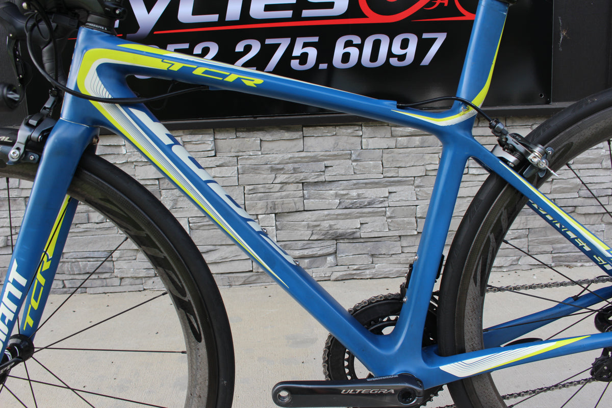 2017 Giant TCR Advanced SL Di2- 16lbs- ZIPP's!