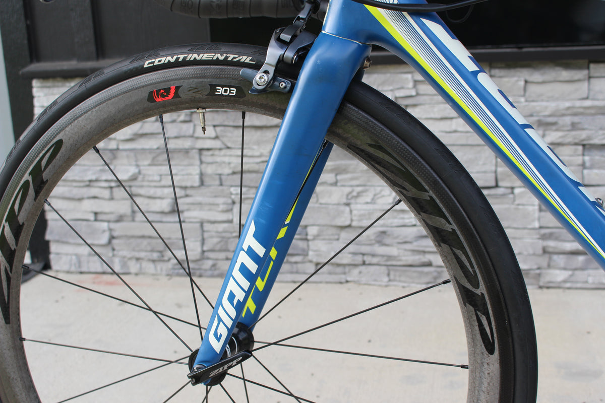 2017 Giant TCR Advanced SL Di2- 16lbs- ZIPP's!