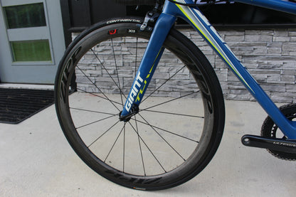 2017 Giant TCR Advanced SL Di2- 16lbs- ZIPP's!
