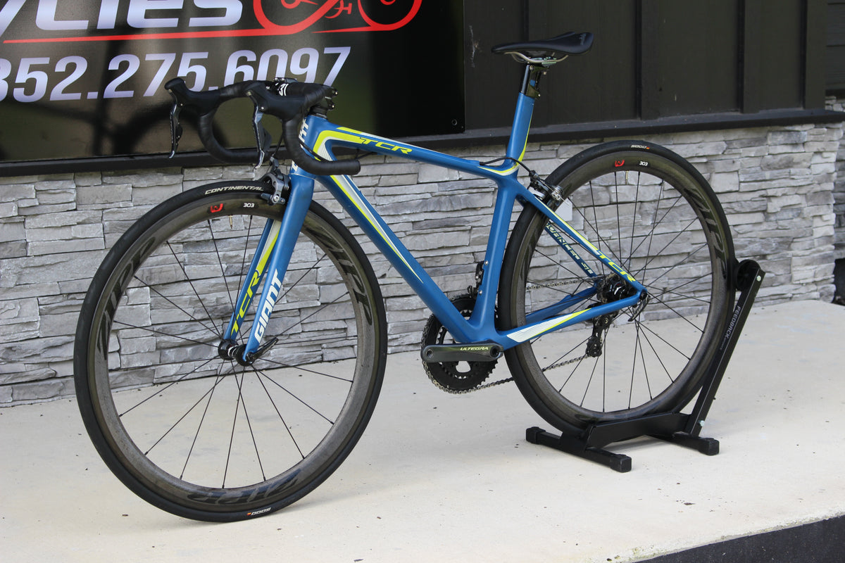 2017 Giant TCR Advanced SL Di2- 16lbs- ZIPP's!