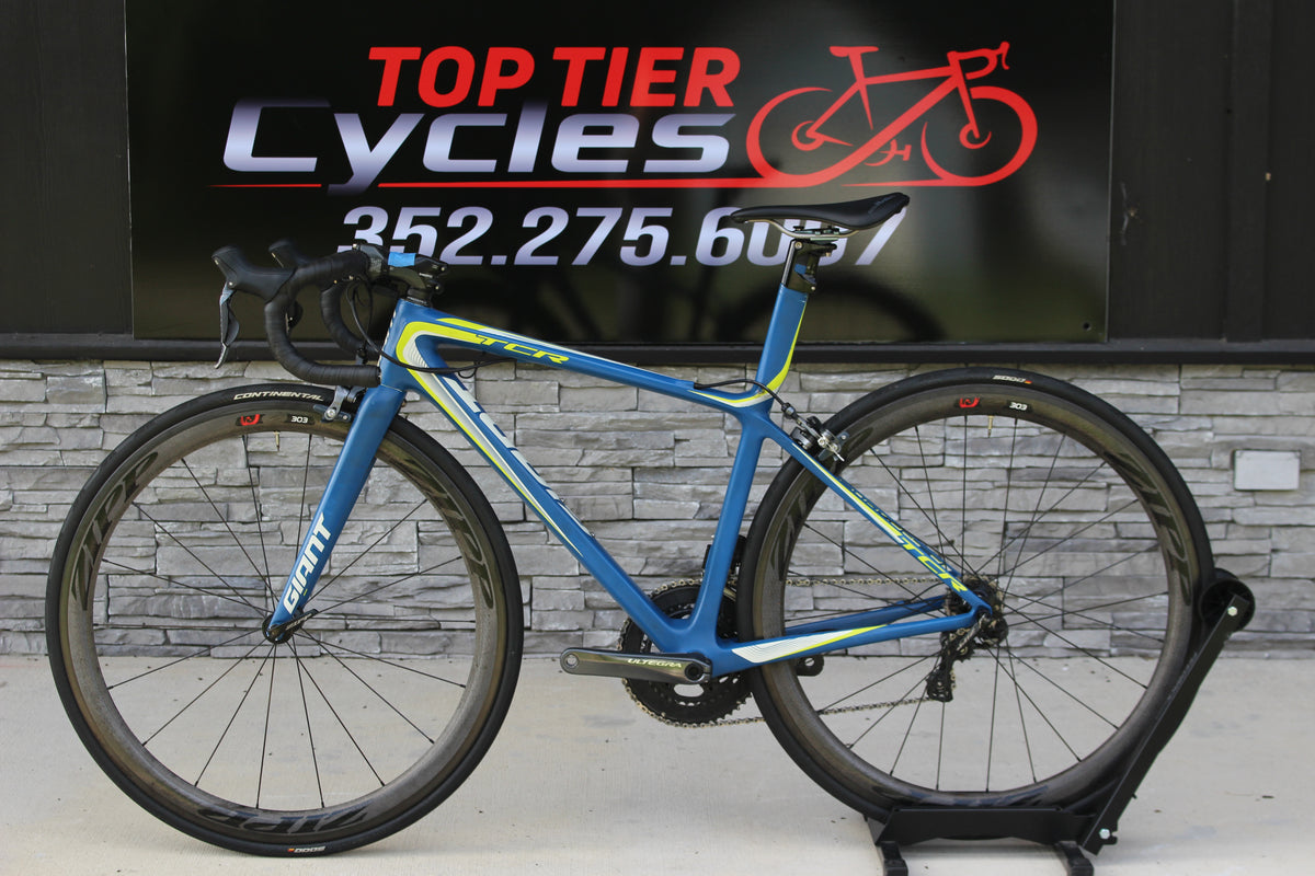 2017 Giant TCR Advanced SL Di2- 16lbs- ZIPP's!
