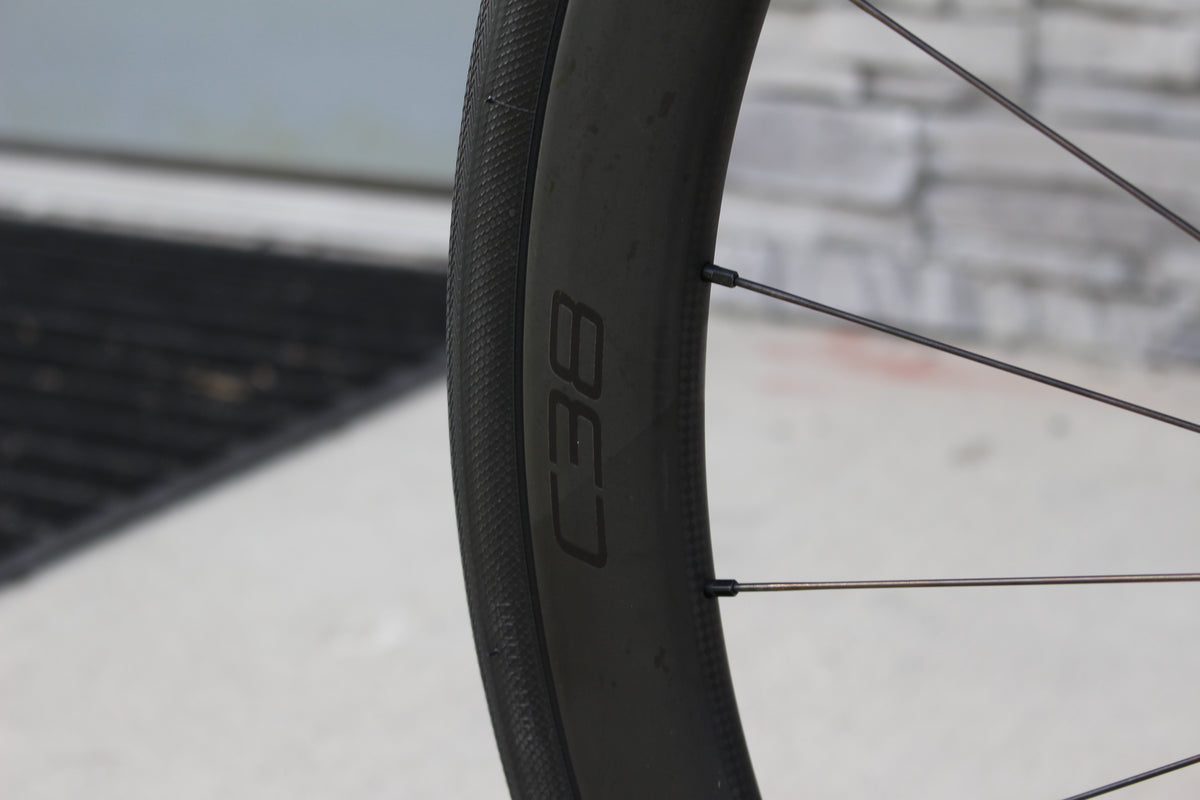 2025 Specialized Tarmac SL8 Expert Ui2- 16lbs