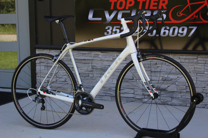 2016 Trek Domane 5.2 - Carbon/Comfort! - 17lbs