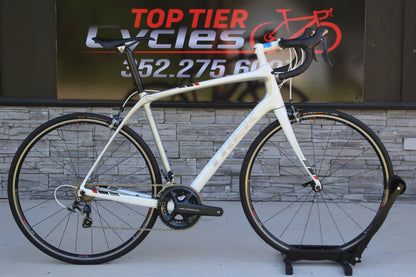 2016 Trek Domane 5.2 - Carbon/Comfort! - 17lbs