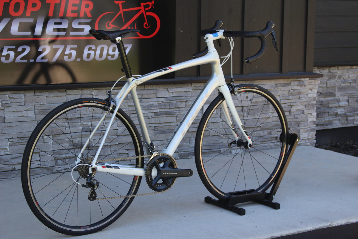 2016 Trek Domane 5.2 - Carbon/Comfort! - 17lbs