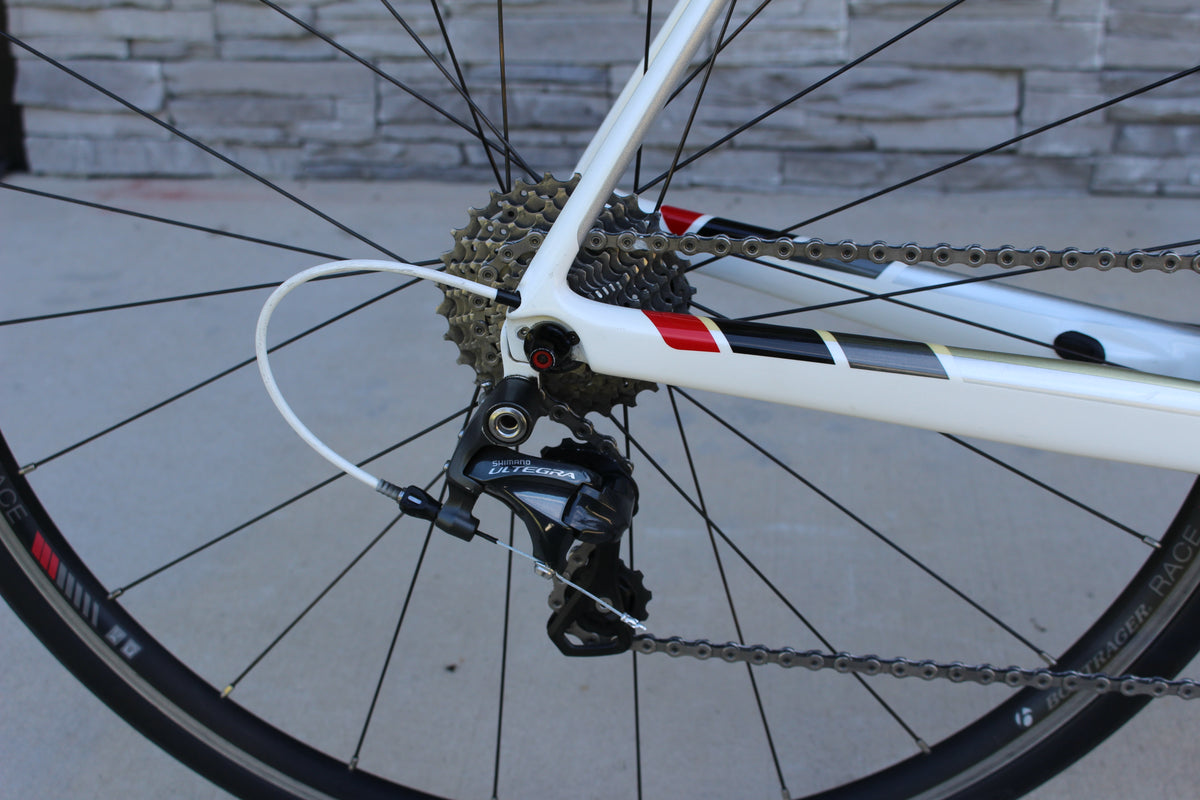 2016 Trek Domane 5.2 - Carbon/Comfort! - 17lbs