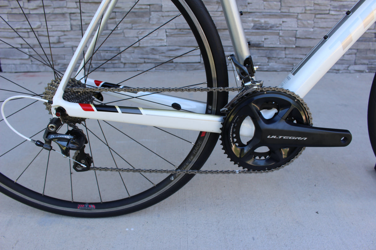 2016 Trek Domane 5.2 - Carbon/Comfort! - 17lbs