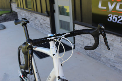 2016 Trek Domane 5.2 - Carbon/Comfort! - 17lbs