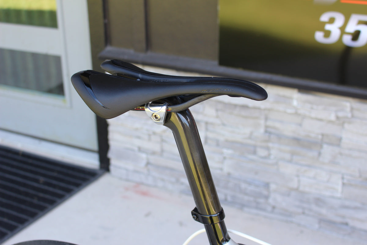 2016 Trek Domane 5.2 - Carbon/Comfort! - 17lbs