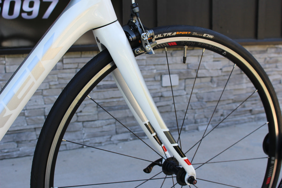 2016 Trek Domane 5.2 - Carbon/Comfort! - 17lbs