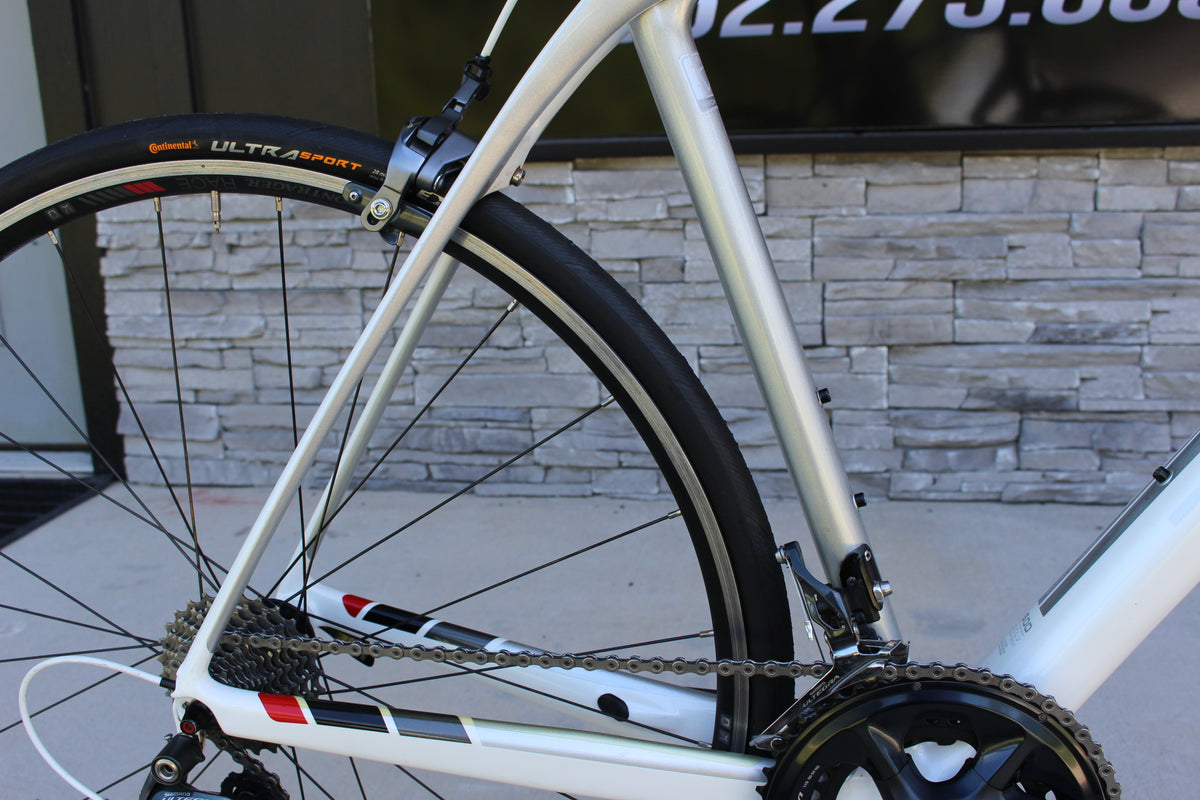 2016 Trek Domane 5.2 - Carbon/Comfort! - 17lbs