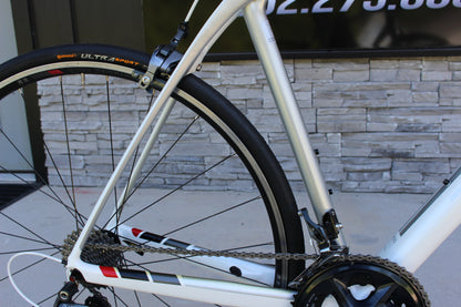 2016 Trek Domane 5.2 - Carbon/Comfort! - 17lbs
