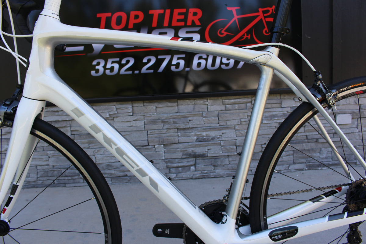 2016 Trek Domane 5.2 - Carbon/Comfort! - 17lbs