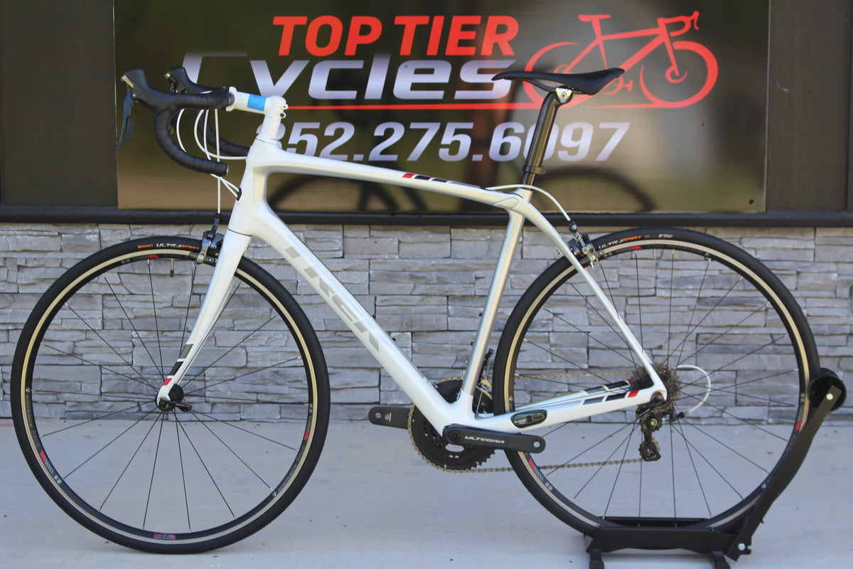 2016 Trek Domane 5.2 - Carbon/Comfort! - 17lbs