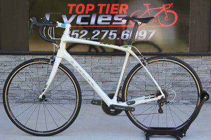 2016 Trek Domane 5.2 - Carbon/Comfort! - 17lbs