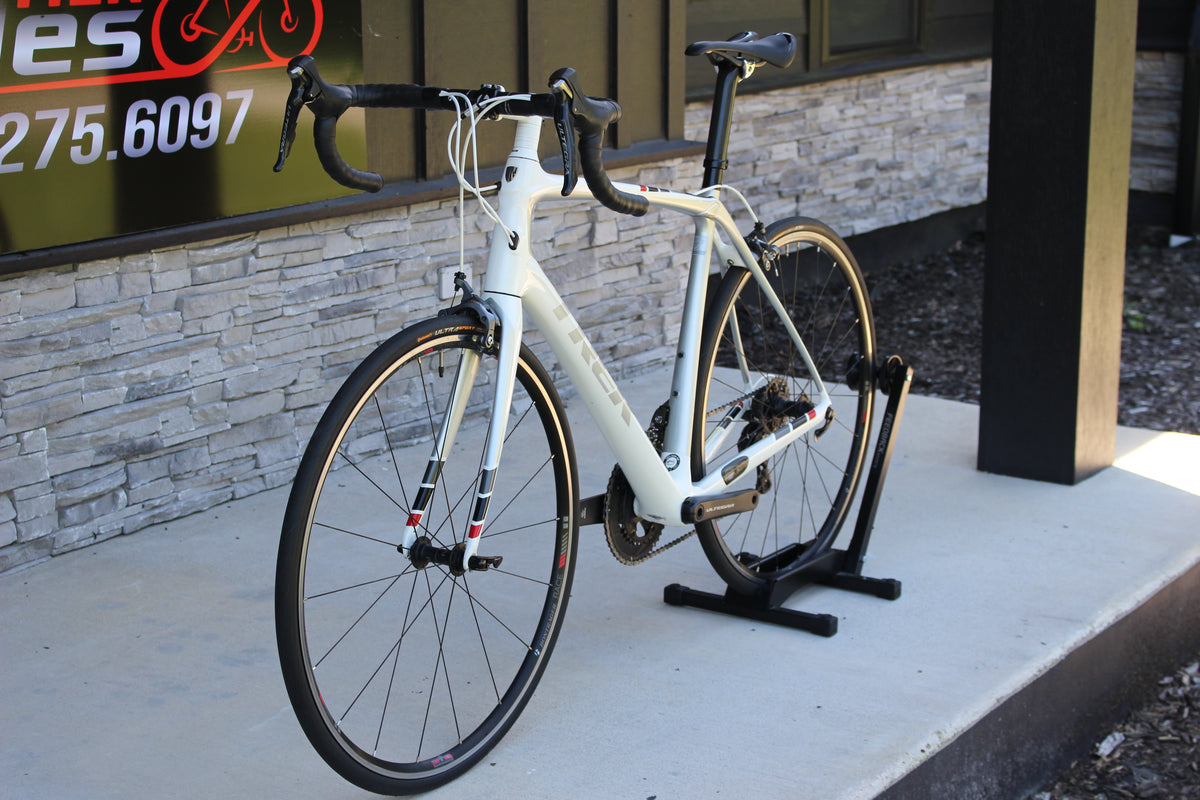 2016 Trek Domane 5.2 - Carbon/Comfort! - 17lbs